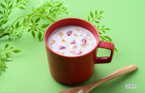 牛乳でつくる飲むデザート  信州りんごフルーツミックス